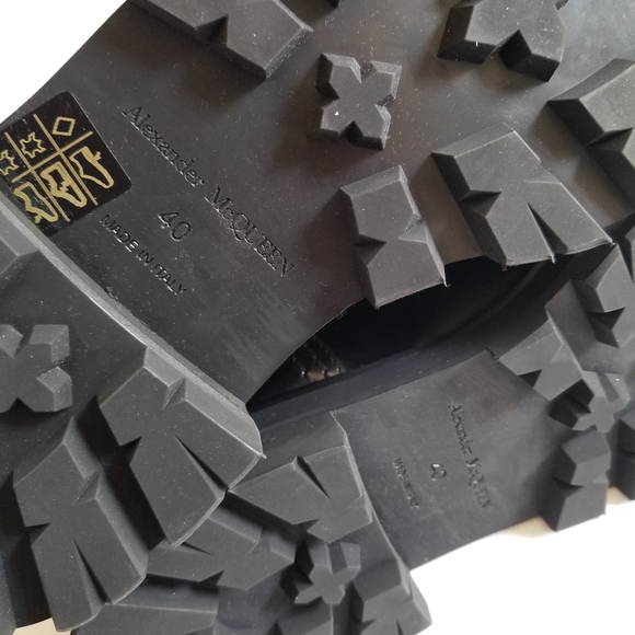 Alexander McQueen Patent Leather Combat Ankle Boot Size 40 Black - Picture 9 of 10